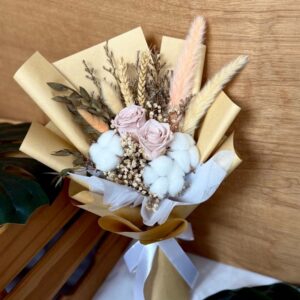 preserved flower bouquets, single stalk red rose with baby breath, single stalk pink rose with baby breath, brown kraft paper, rustic flower bouquet, rustic valentines flower bouquet, simple flower bouquet with brown kraft paper, pink rose with cotton, pink wrapping paper, cotton preserved flower bouquet